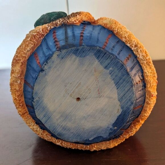 $5 Item! Adorable Santa Claus 6" Tall Resin Figurine - Picture 6 of 7